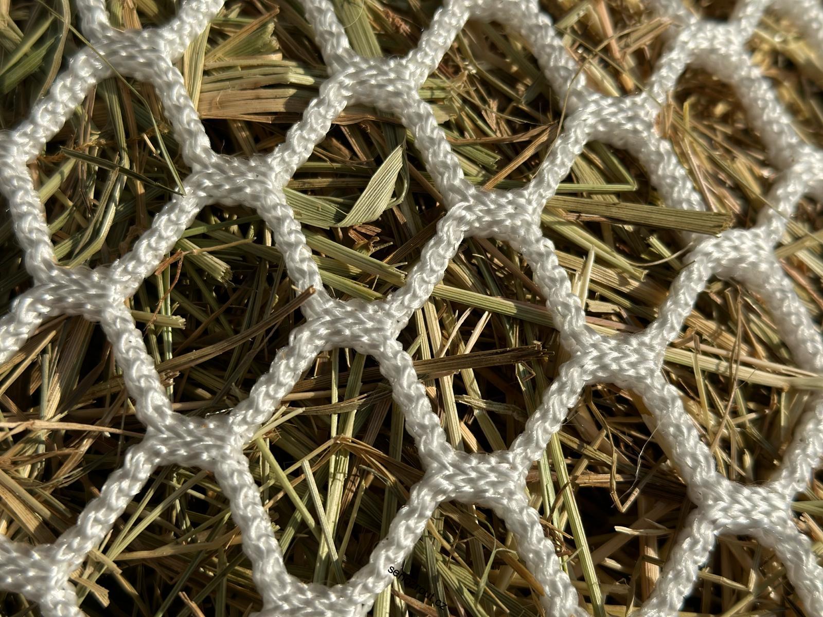 síť na seno, 1X1 m, oko 3 cm, BEZUZLOVÝ POLYPROPYLEN