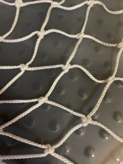síť na seno 1x1 m, oko 8 cm, UZLOVÝ POLYPROPYLEN